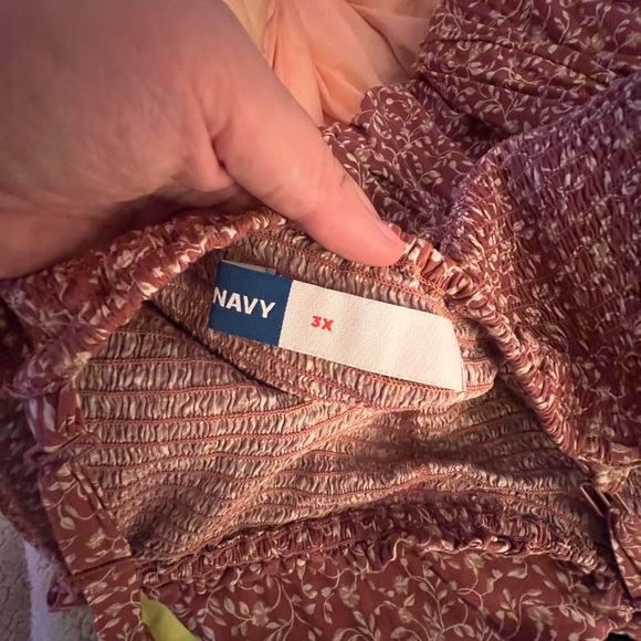 Old navy romper - Picture 4 of 4